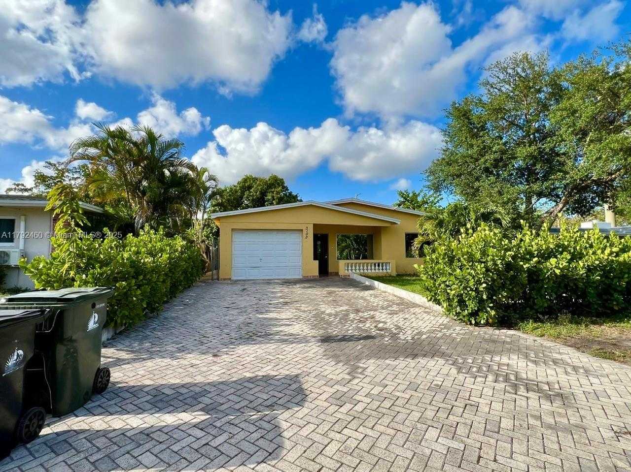 Small Image of 3105 SOUTH WEST 13TH ST, Fort Lauderdale Number 2