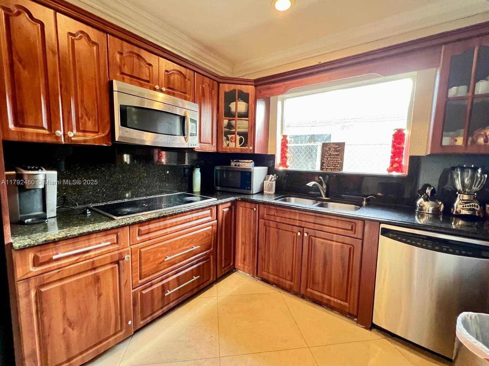 Small Image of 3105 SOUTH WEST 13TH ST, Fort Lauderdale Number 3