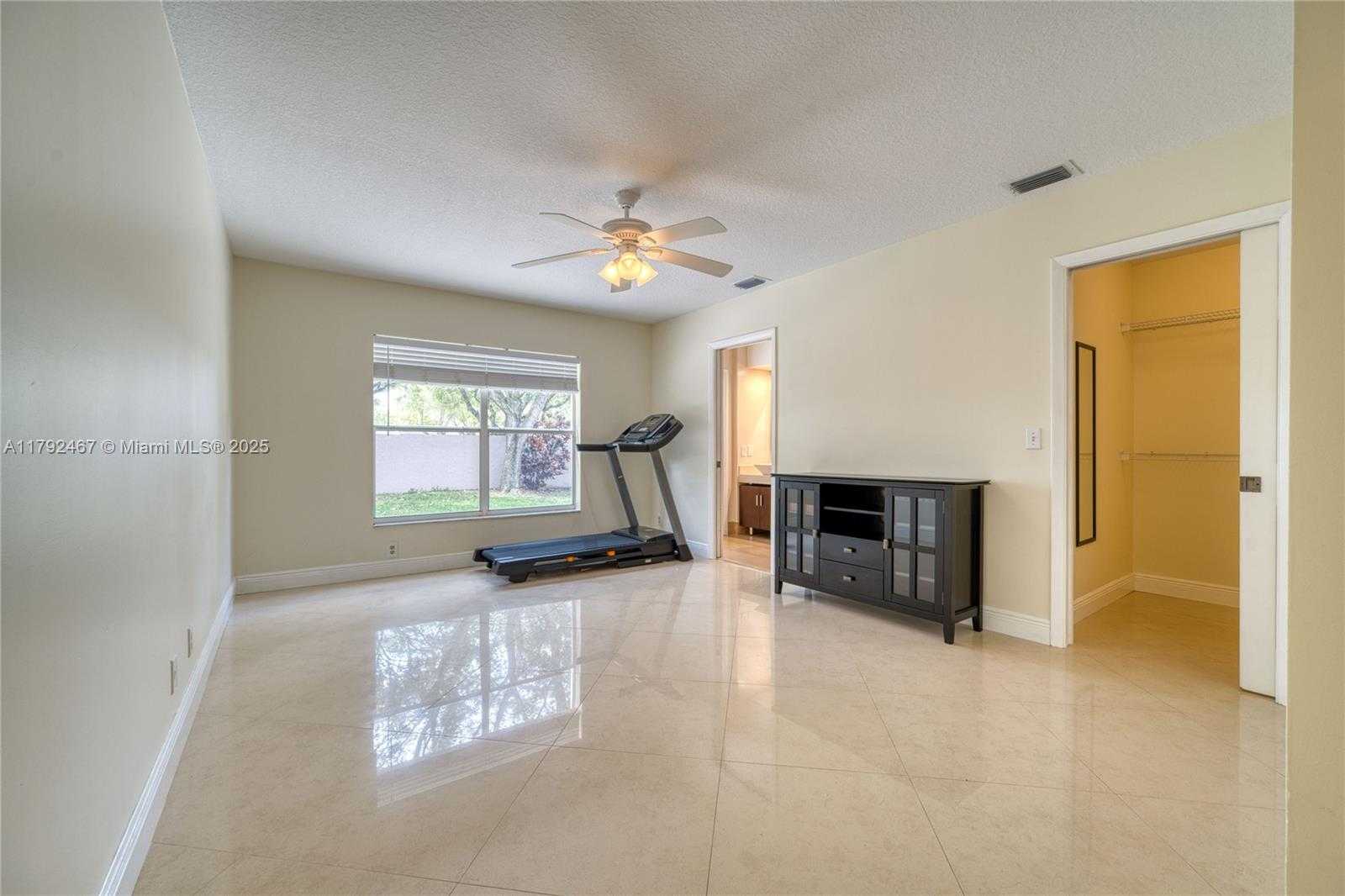 Small Image of 10240 PORT OF SPAIN ST, Cooper City Number 24