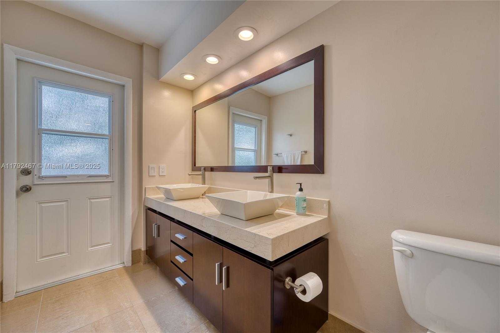 Small Image of 10240 PORT OF SPAIN ST, Cooper City Number 26