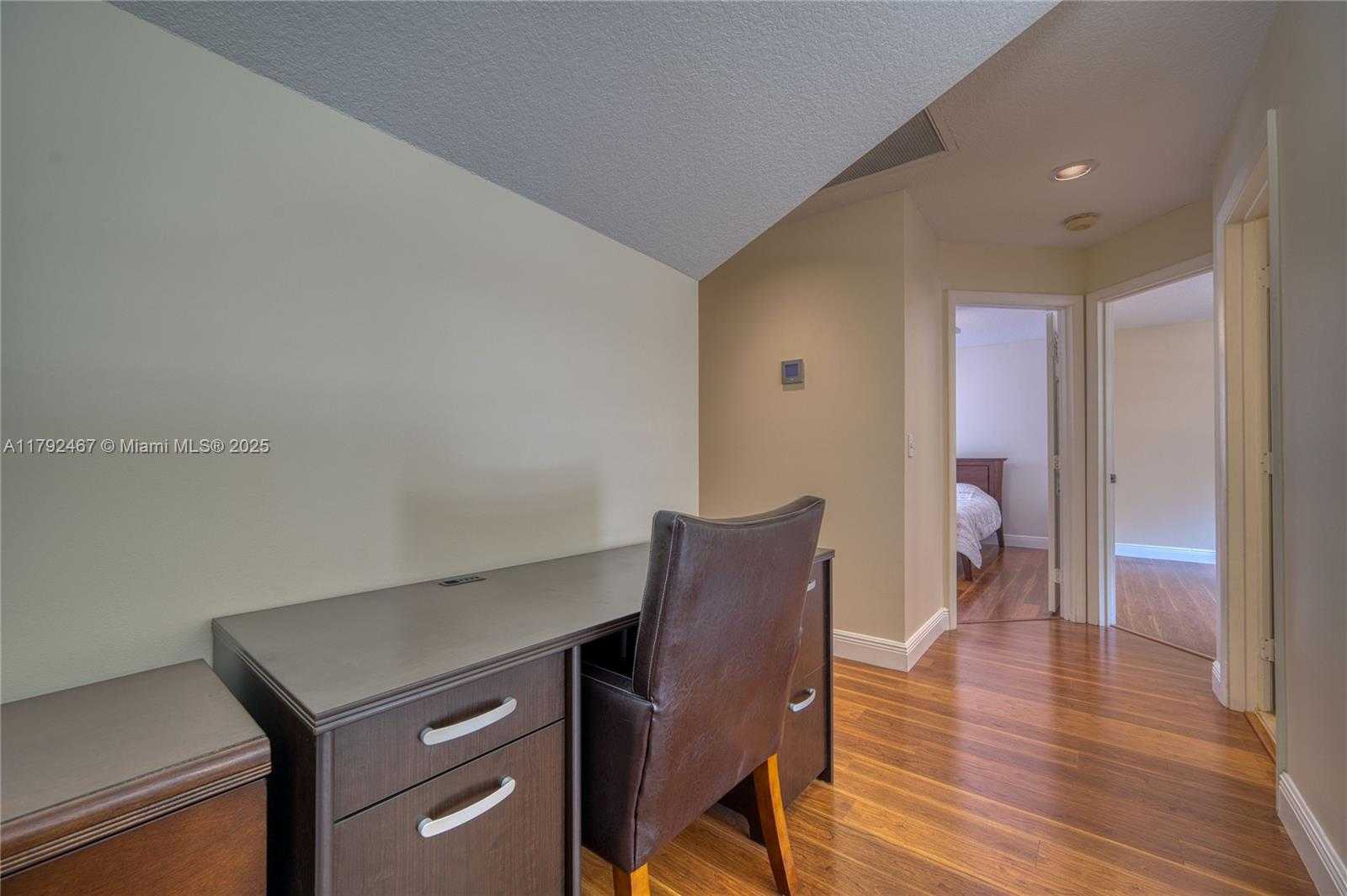 Small Image of 10240 PORT OF SPAIN ST, Cooper City Number 31