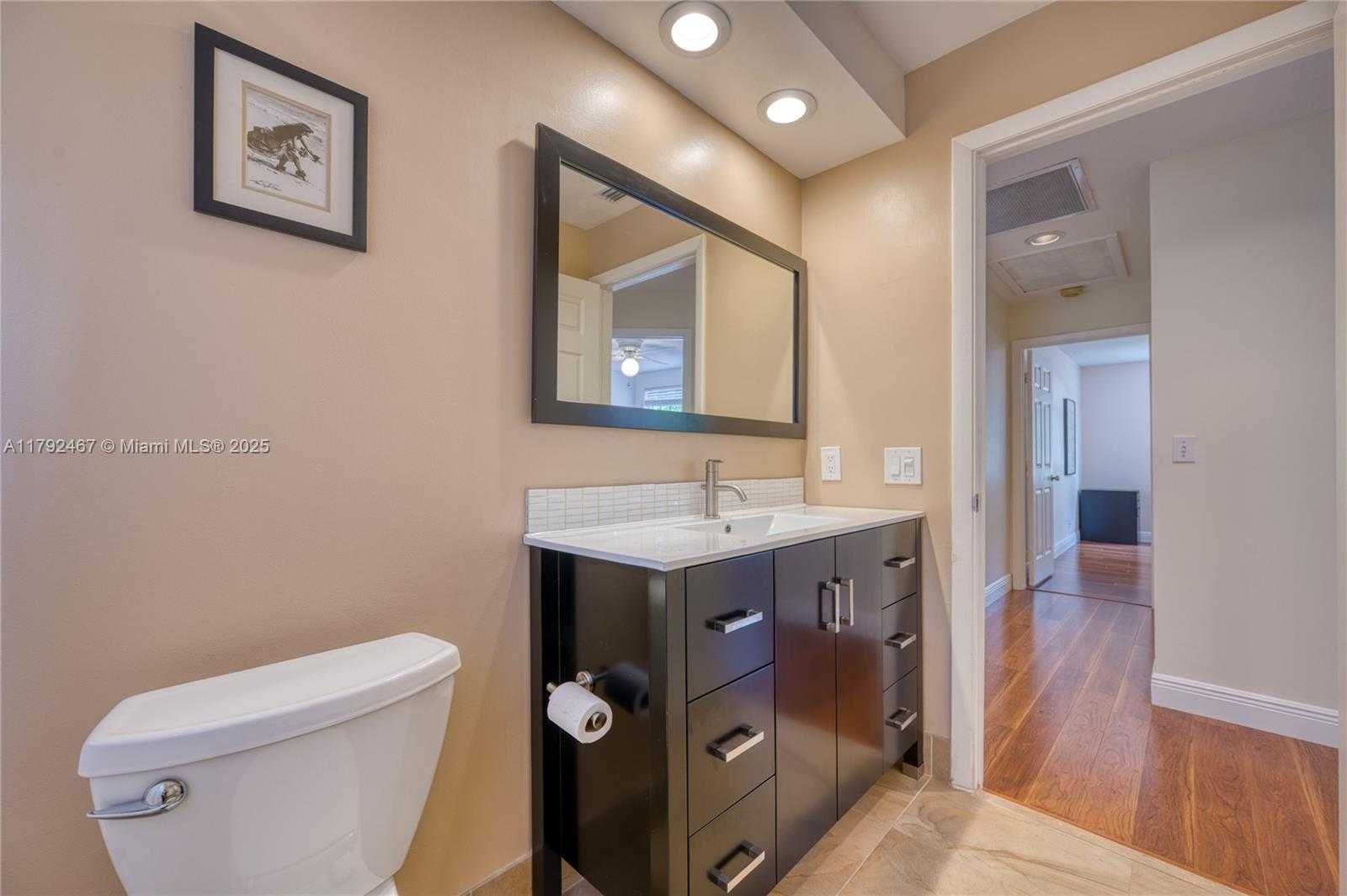 Small Image of 10240 PORT OF SPAIN ST, Cooper City Number 37