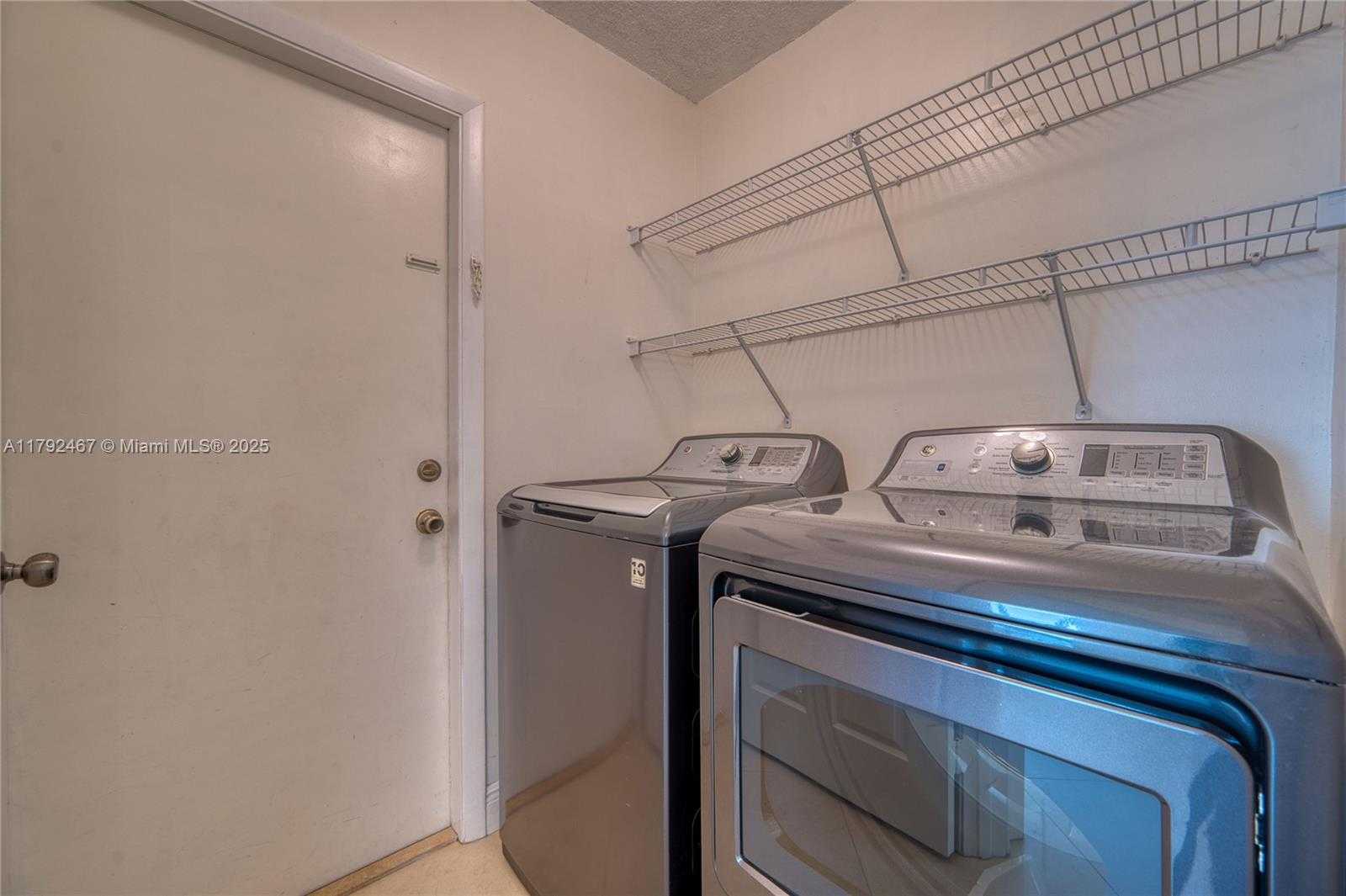 Small Image of 10240 PORT OF SPAIN ST, Cooper City Number 45