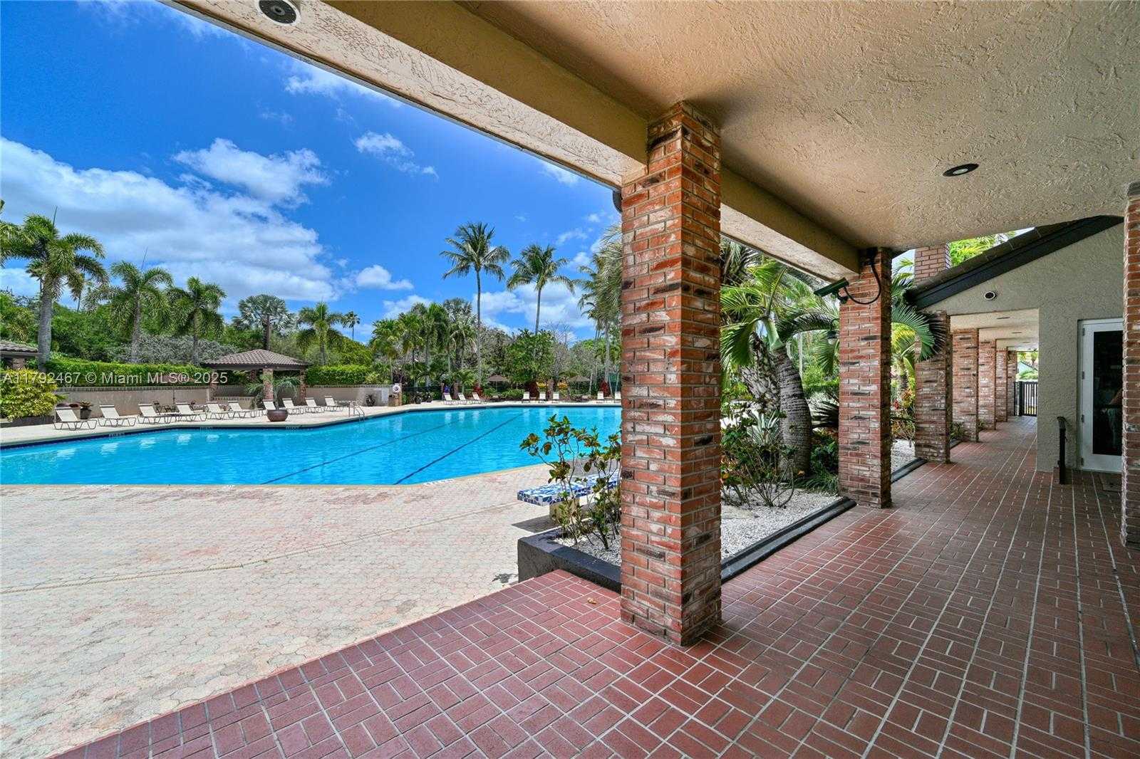 Small Image of 10240 PORT OF SPAIN ST, Cooper City Number 48