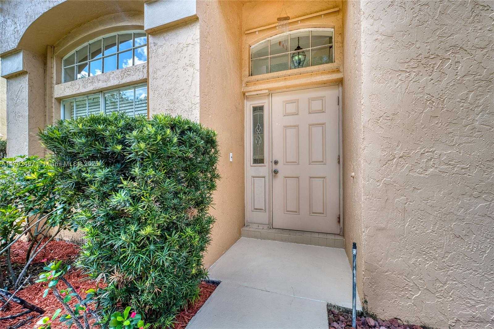 Small Image of 10240 PORT OF SPAIN ST, Cooper City Number 8