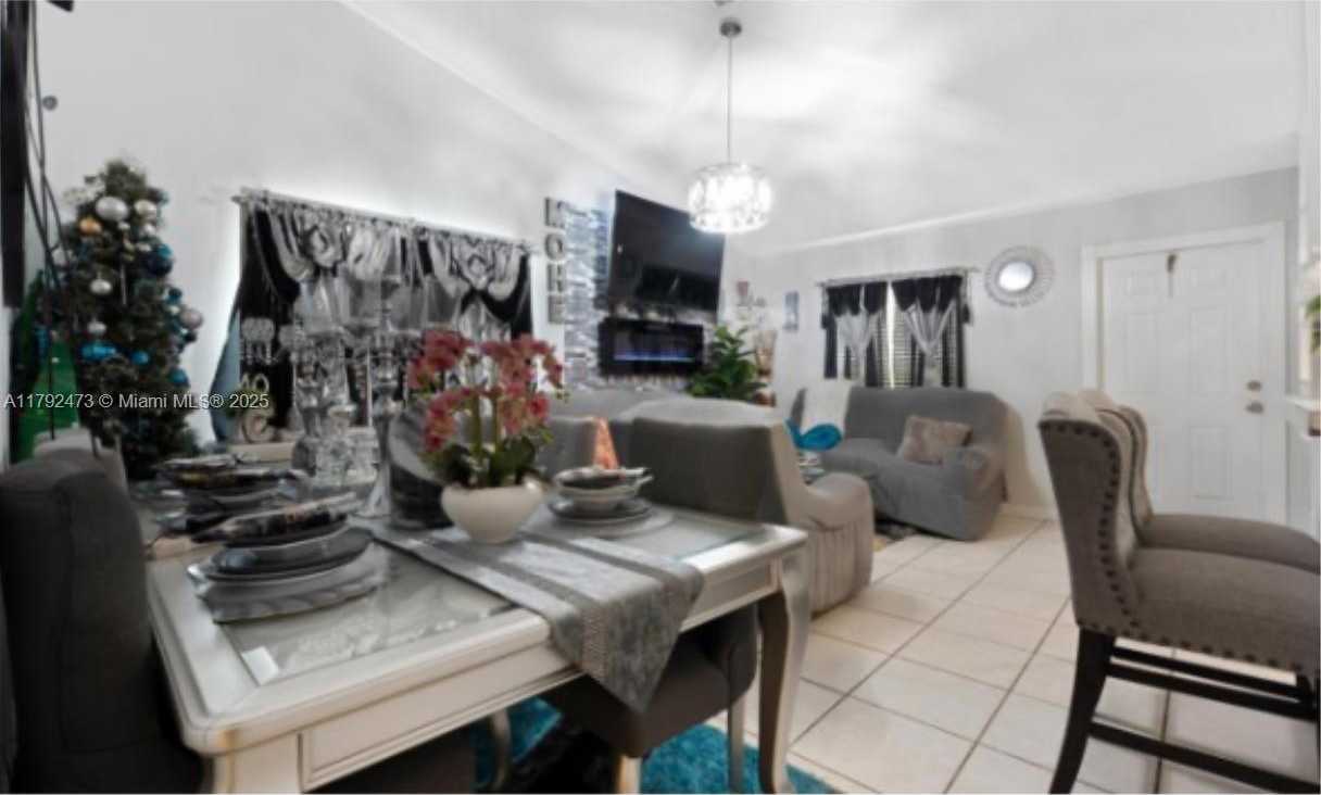 Small Image of 11233 WEST MODEL CIR W, Boca Raton Number 12