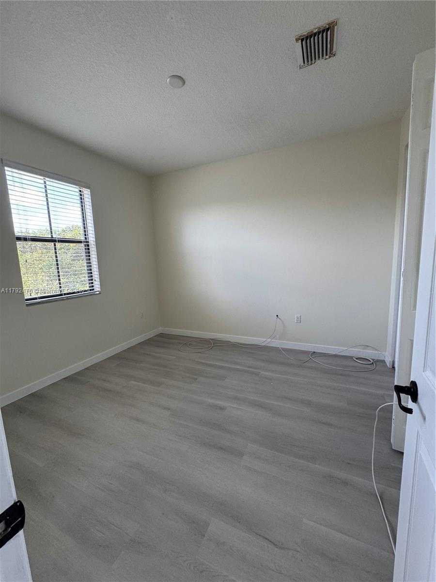 Small Image of 9371 SOUTH WEST 37TH CT, Miramar Number 15