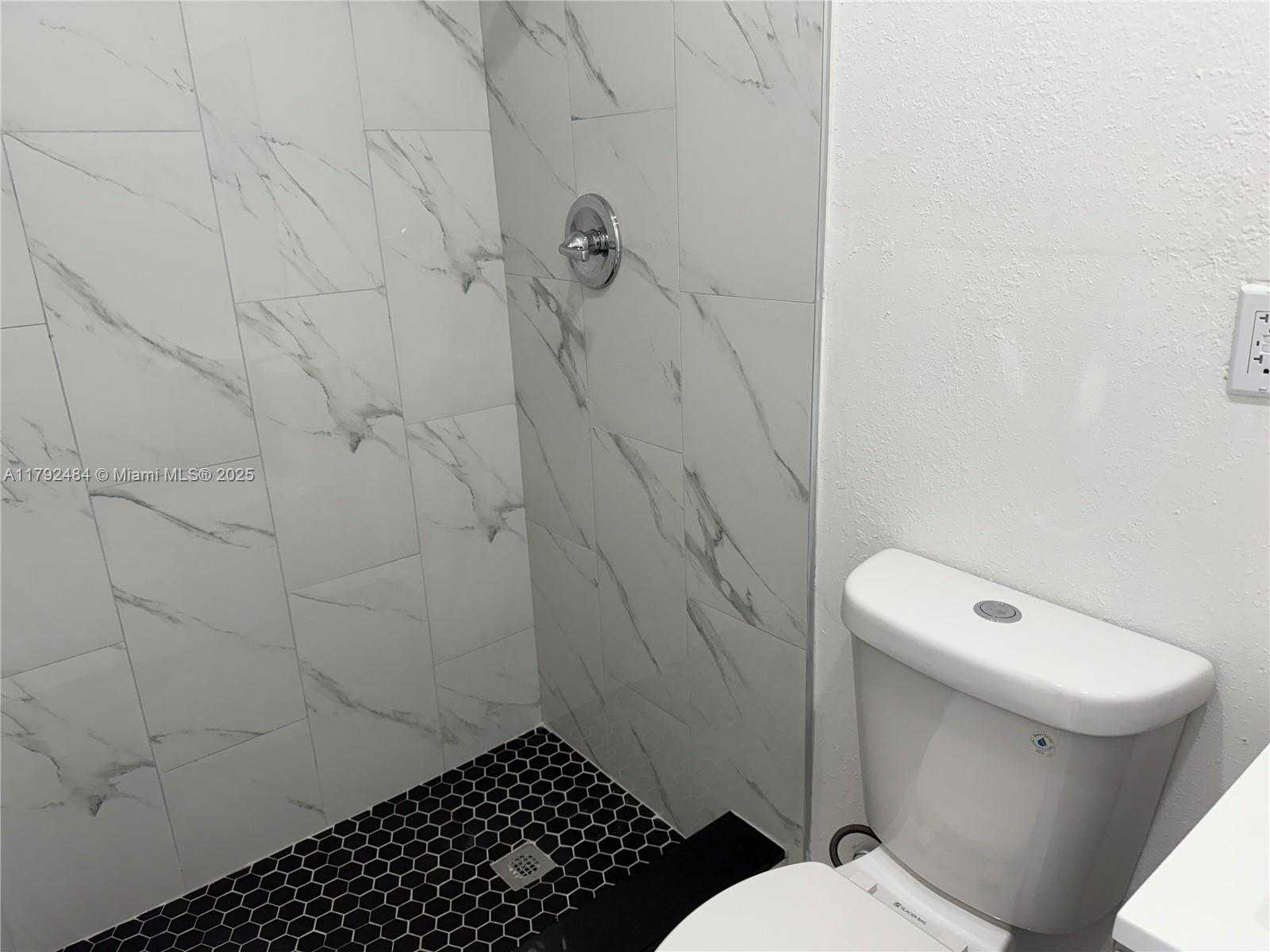 Small Image of 9340 MARTINIQUE DR, Cutler Bay Number 15