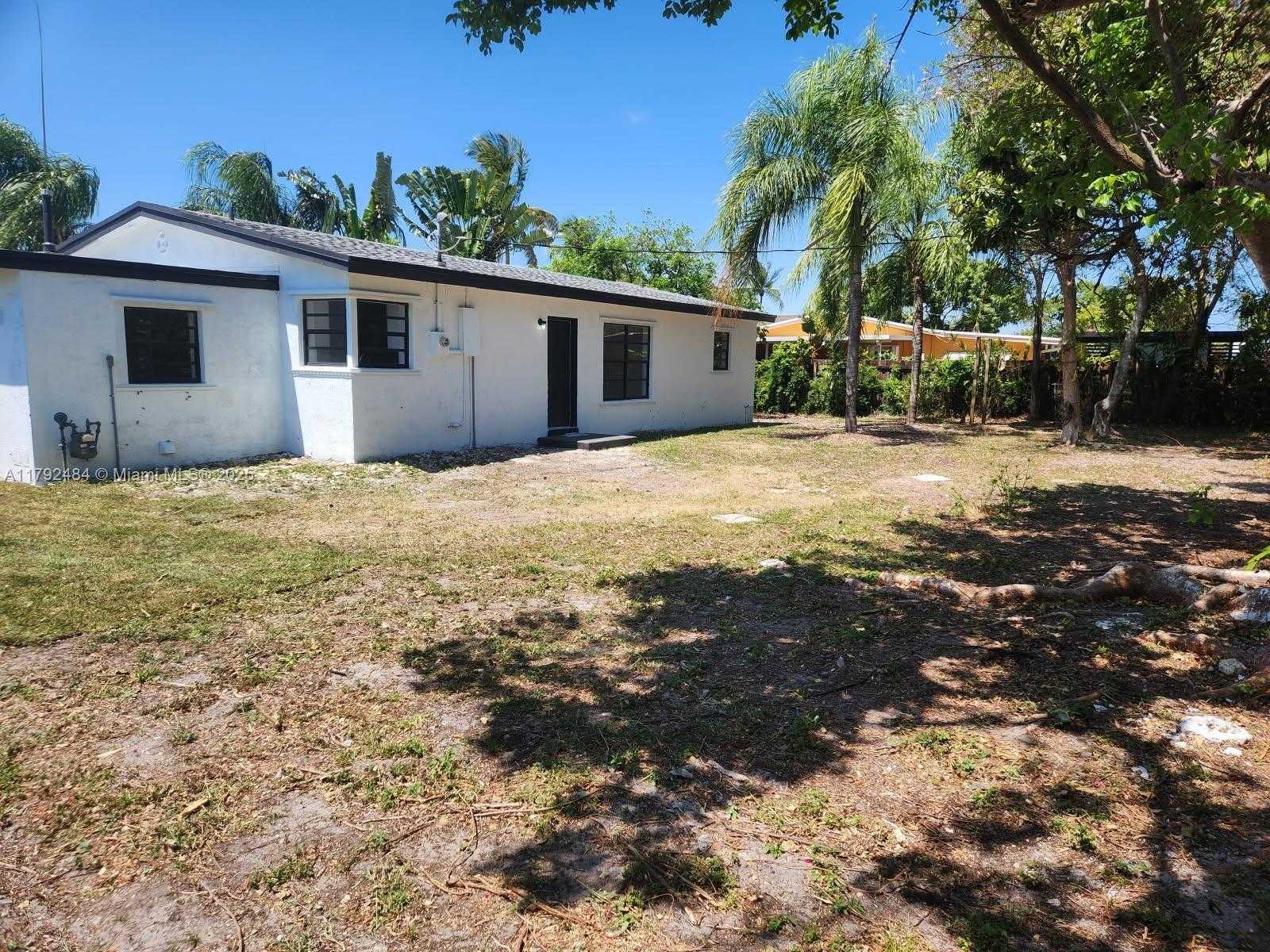 Small Image of 9340 MARTINIQUE DR, Cutler Bay Number 5