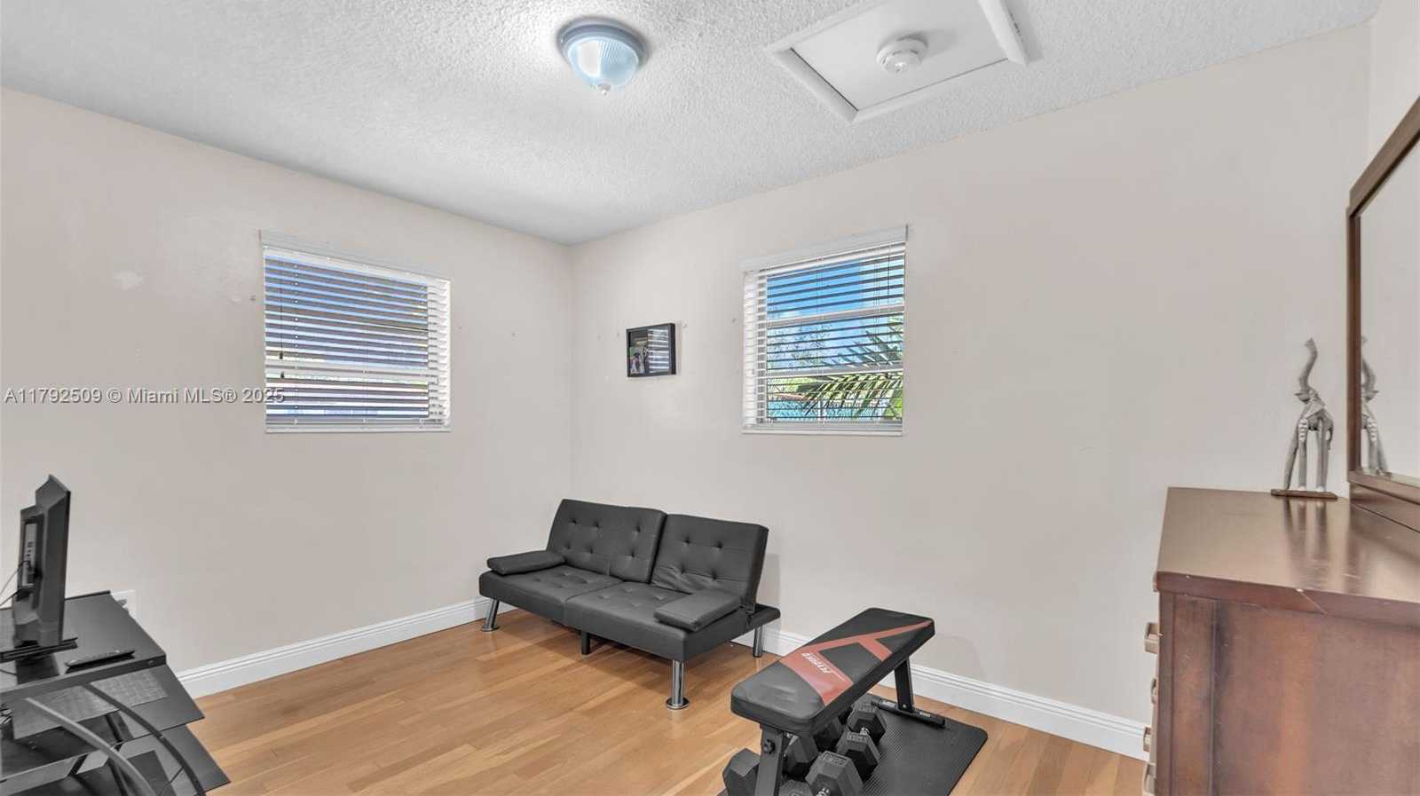 Small Image of 19241 SOUTH WEST 93RD RD, Cutler Bay Number 13