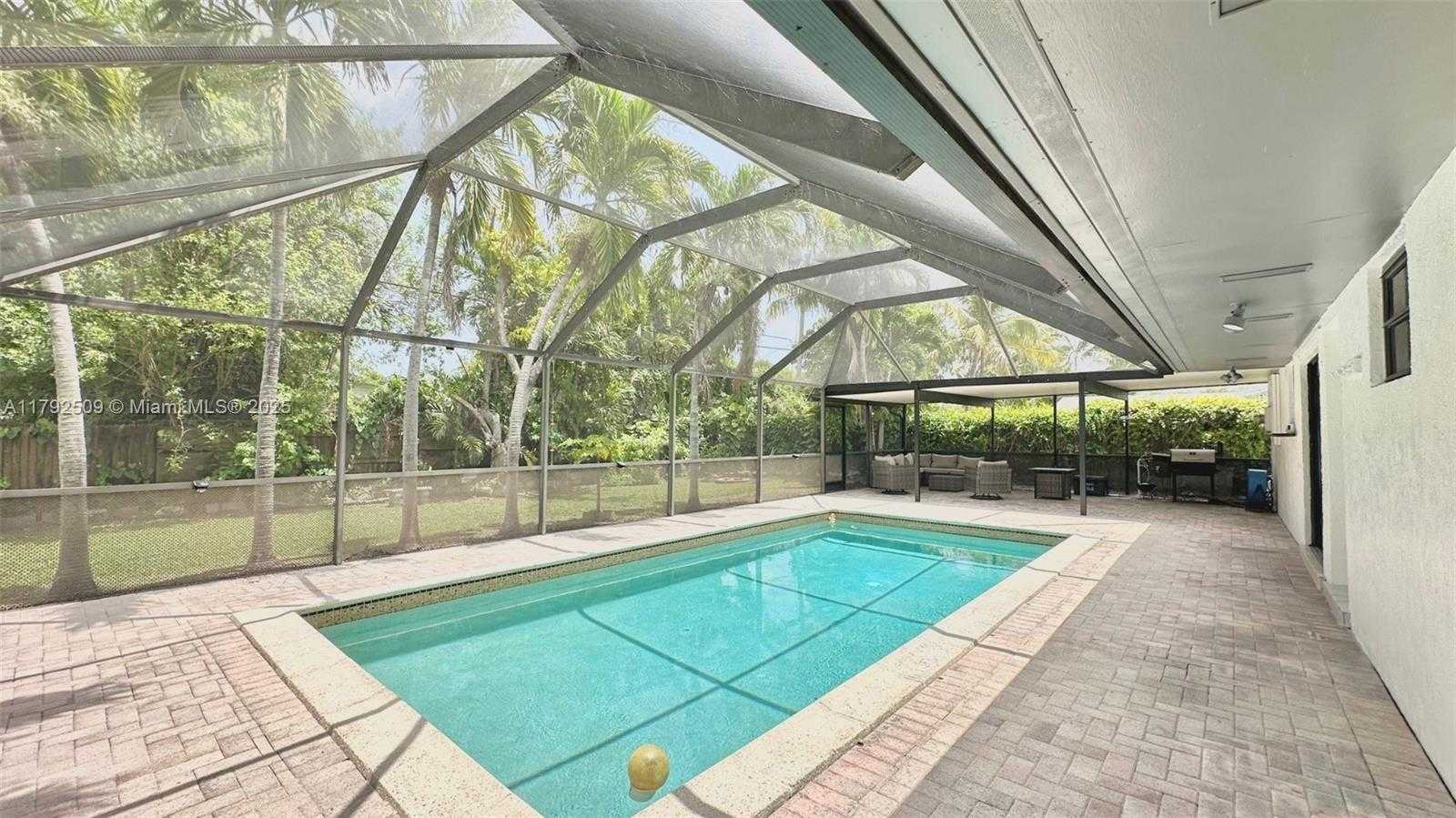 Small Image of 19241 SOUTH WEST 93RD RD, Cutler Bay Number 15