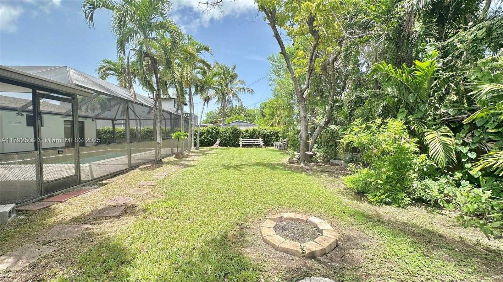 Small Image of 19241 SOUTH WEST 93RD RD, Cutler Bay Number 18