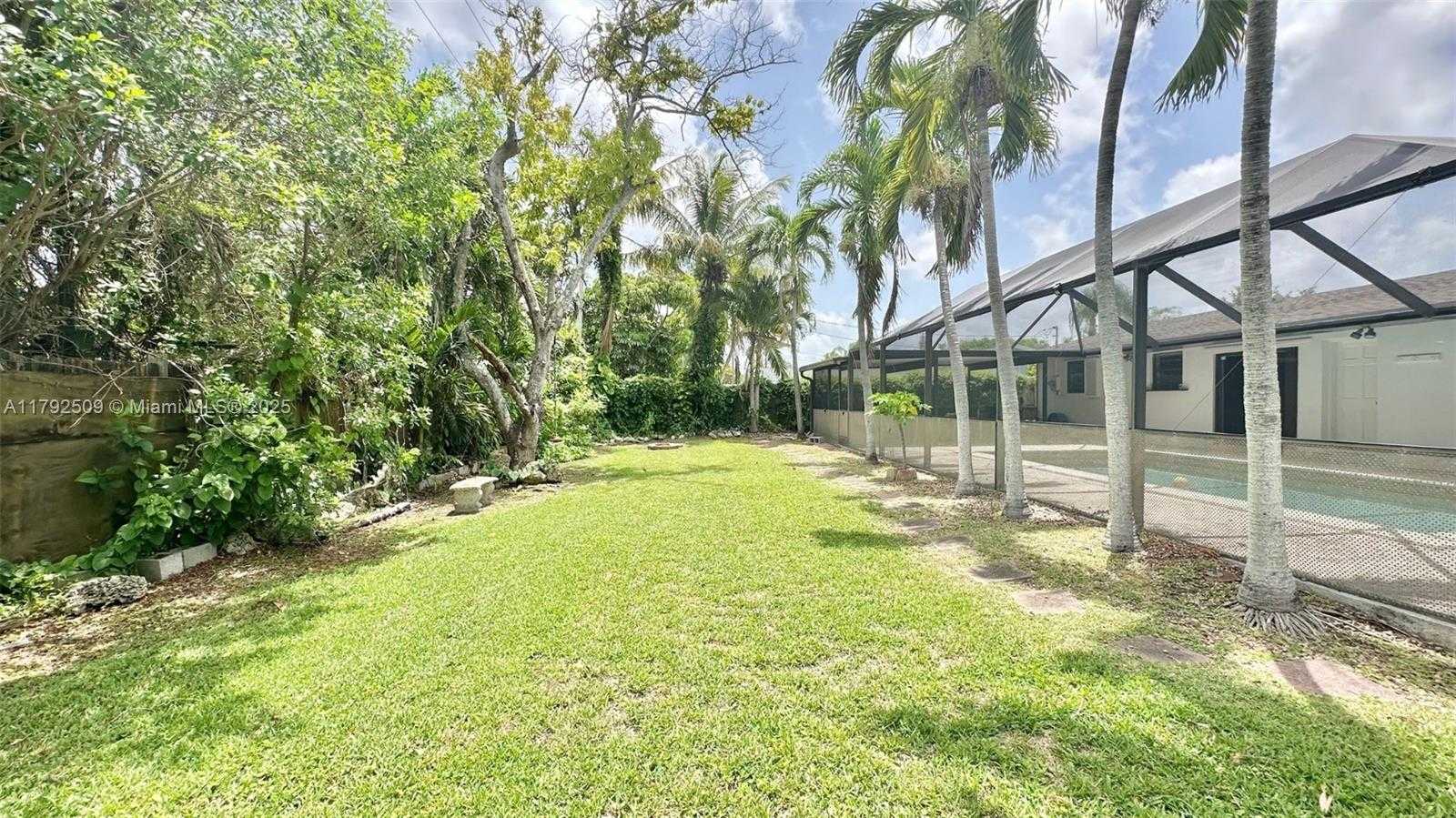 Small Image of 19241 SOUTH WEST 93RD RD, Cutler Bay Number 19