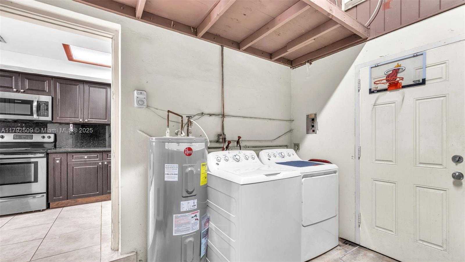 Small Image of 19241 SOUTH WEST 93RD RD, Cutler Bay Number 29