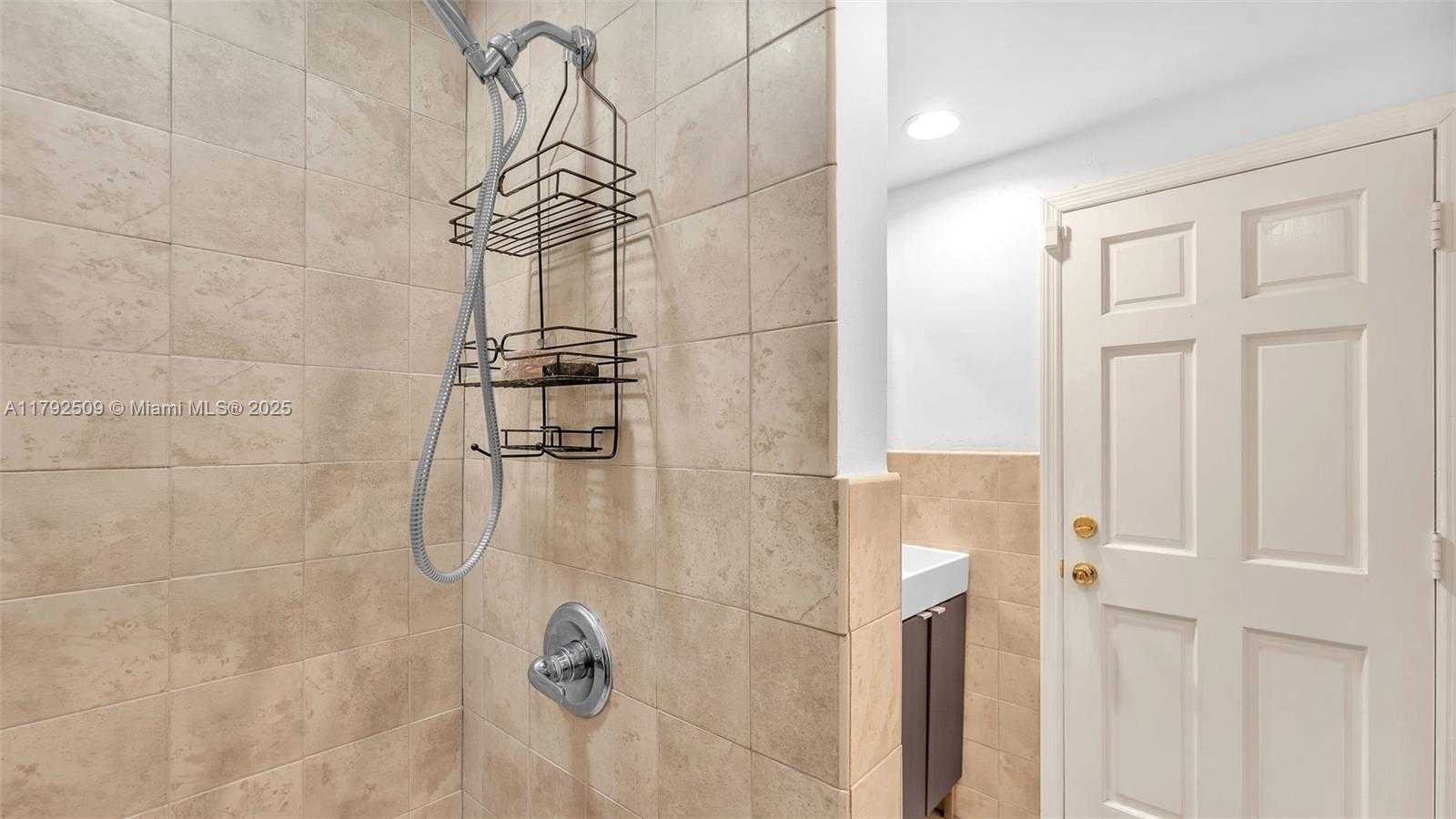 Small Image of 19241 SOUTH WEST 93RD RD, Cutler Bay Number 32