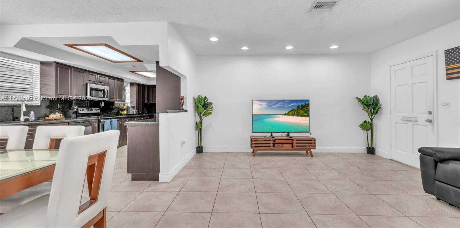 Small Image of 19241 SOUTH WEST 93RD RD, Cutler Bay Number 8