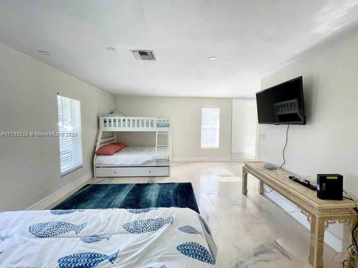 Small Image of 416 NORTH RAINBOW DR, Hollywood Number 10