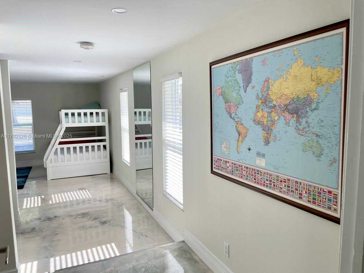Small Image of 416 NORTH RAINBOW DR, Hollywood Number 26