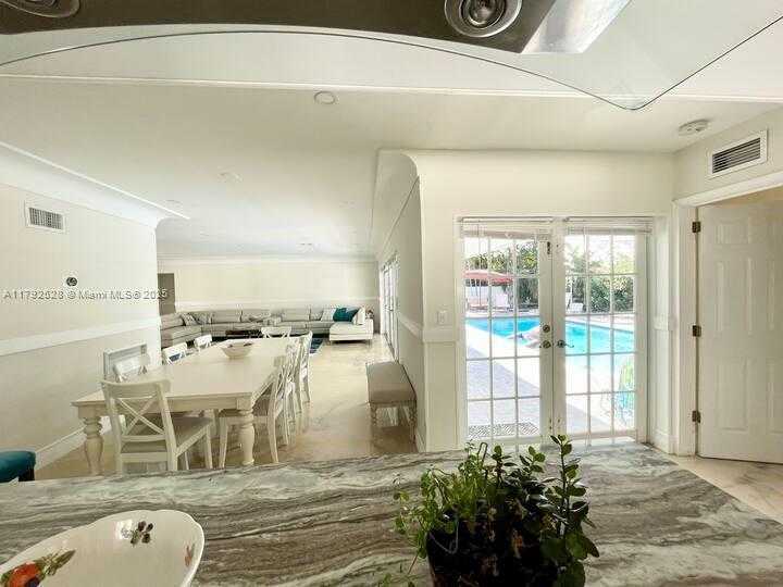 Small Image of 416 NORTH RAINBOW DR, Hollywood Number 6