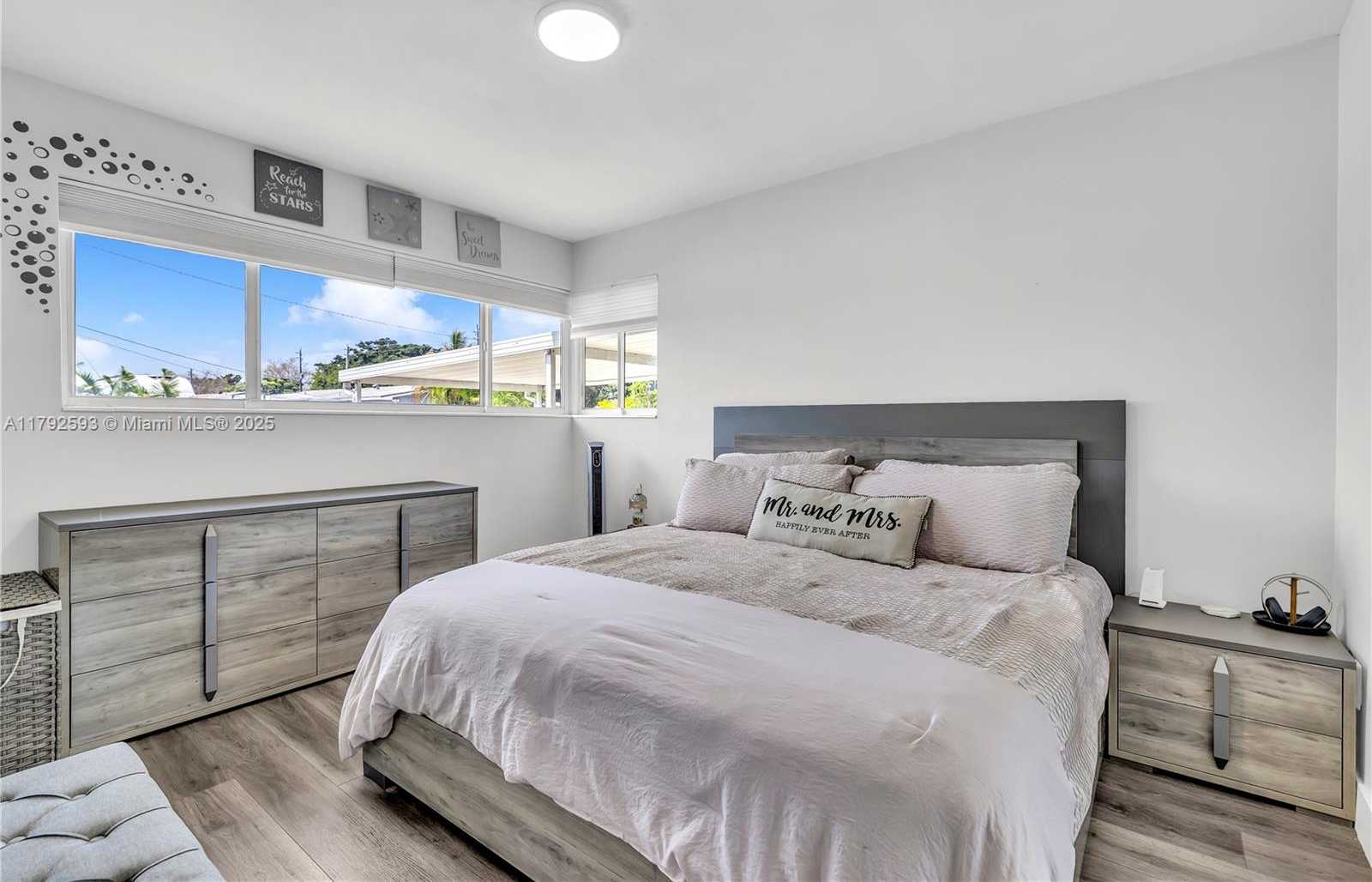 Small Image of 1361 NORTH WEST 98TH TER, Miami Number 13