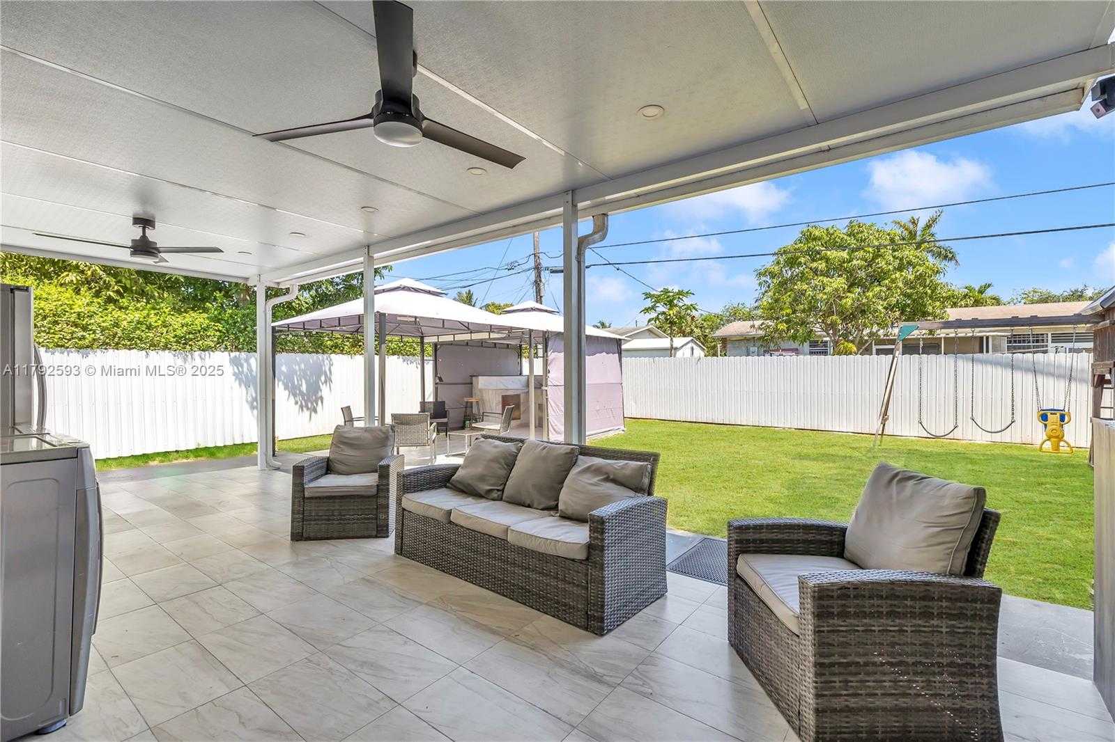 Small Image of 1361 NORTH WEST 98TH TER, Miami Number 19