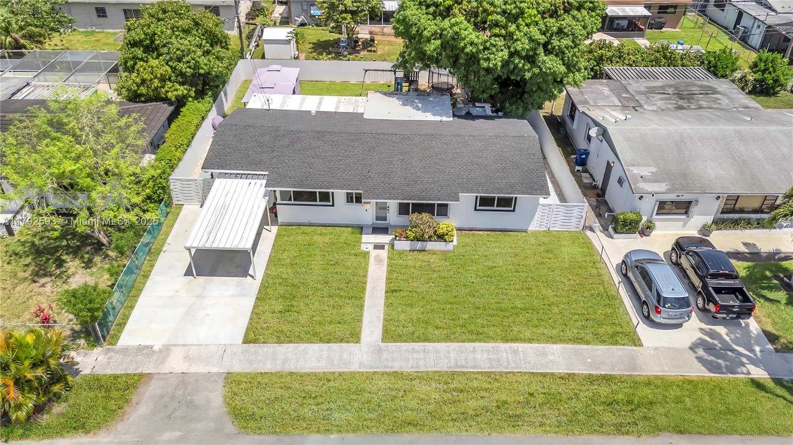Small Image of 1361 NORTH WEST 98TH TER, Miami Number 2