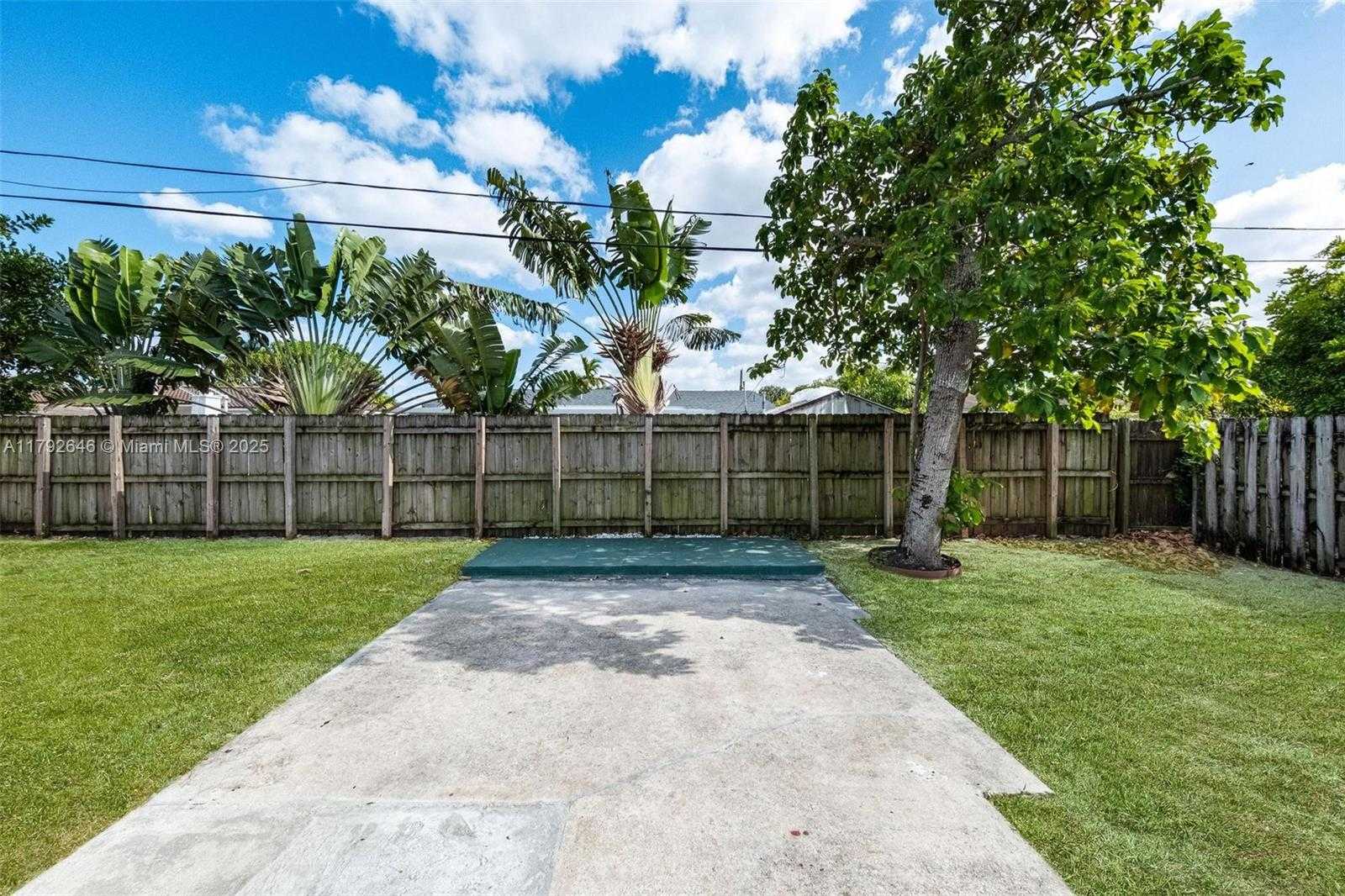 Small Image of 6808 SOUTH WEST 22ND CT, Miramar Number 13