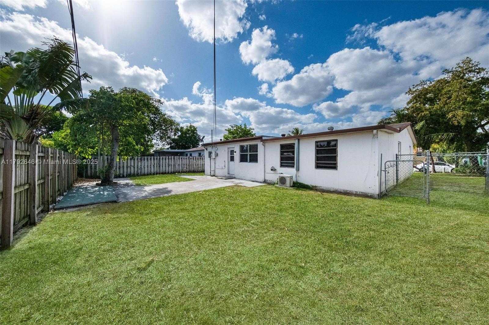Small Image of 6808 SOUTH WEST 22ND CT, Miramar Number 15