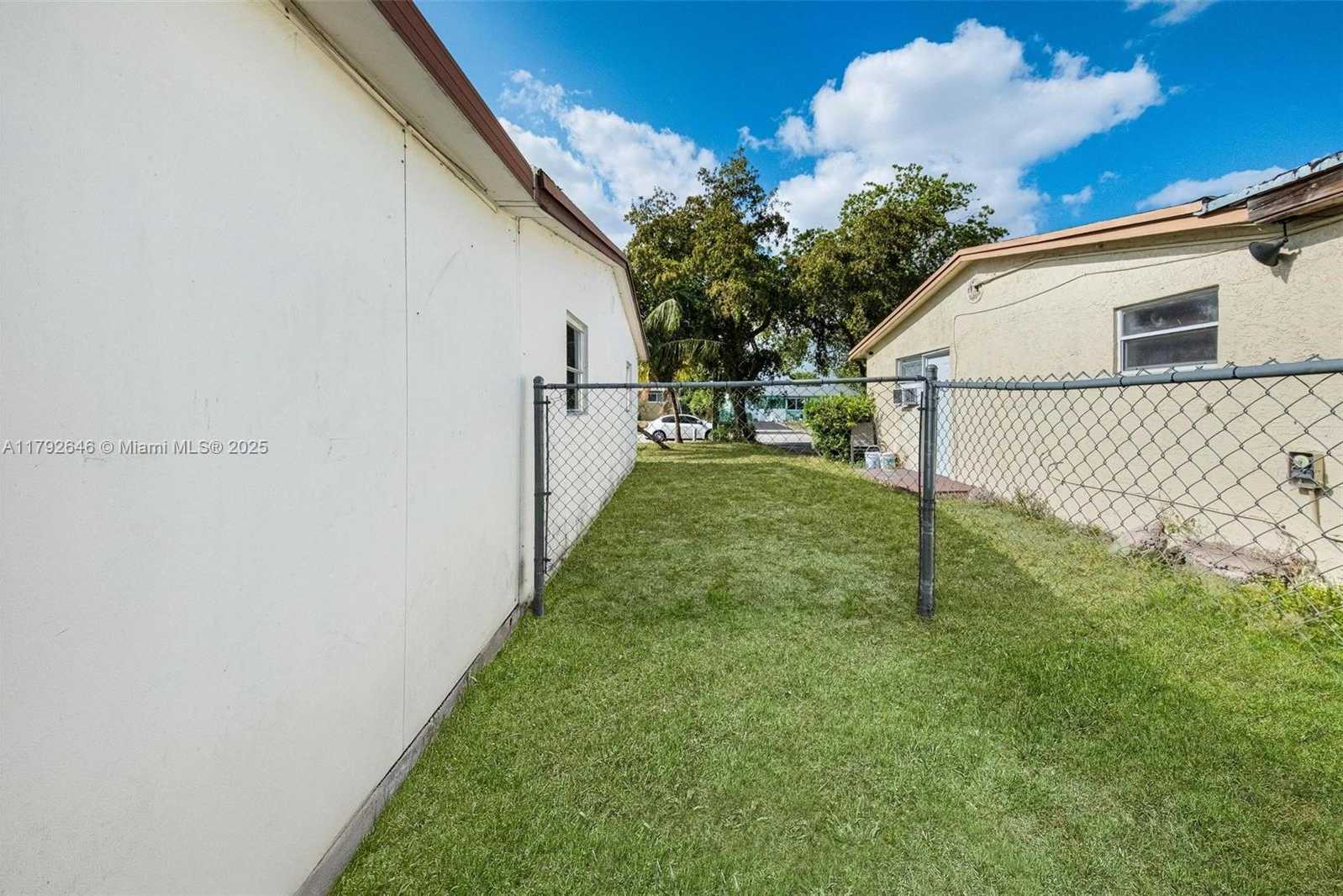 Small Image of 6808 SOUTH WEST 22ND CT, Miramar Number 17