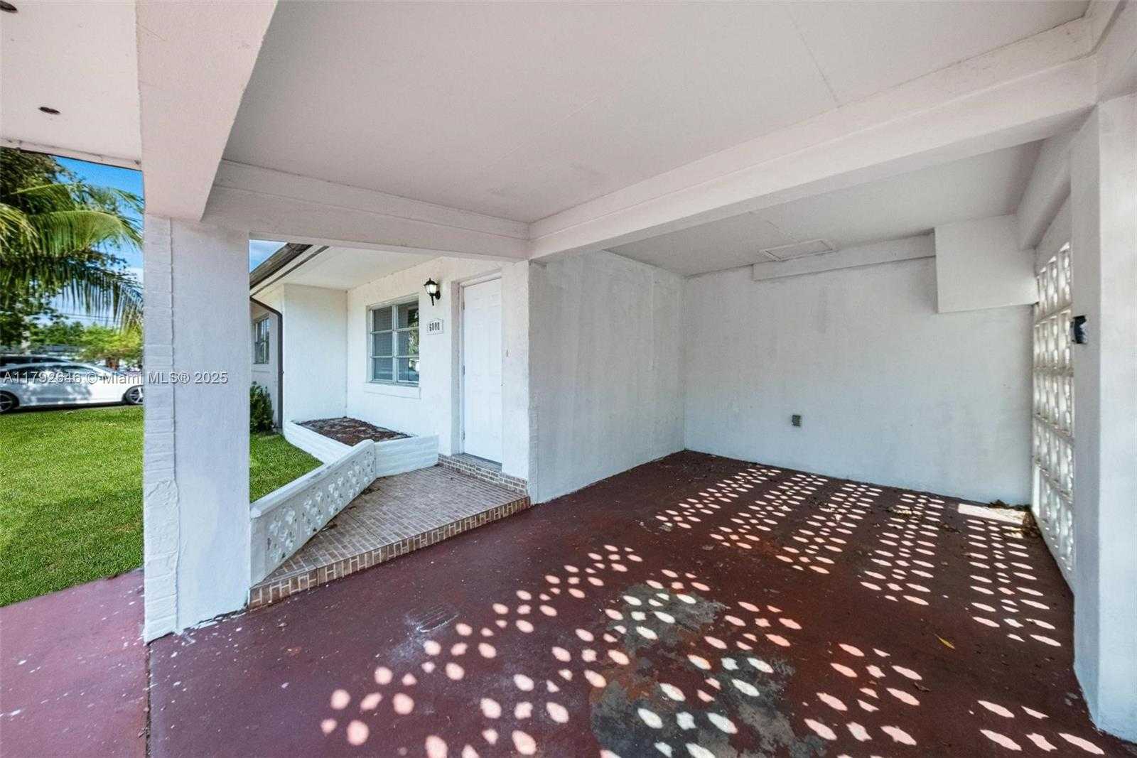 Small Image of 6808 SOUTH WEST 22ND CT, Miramar Number 8