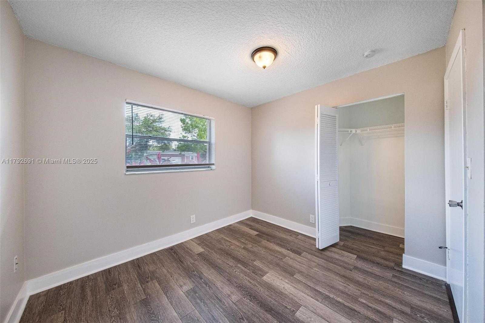 Small Image of 7717 SOUTH WEST 9TH ST, North Lauderdale Number 15