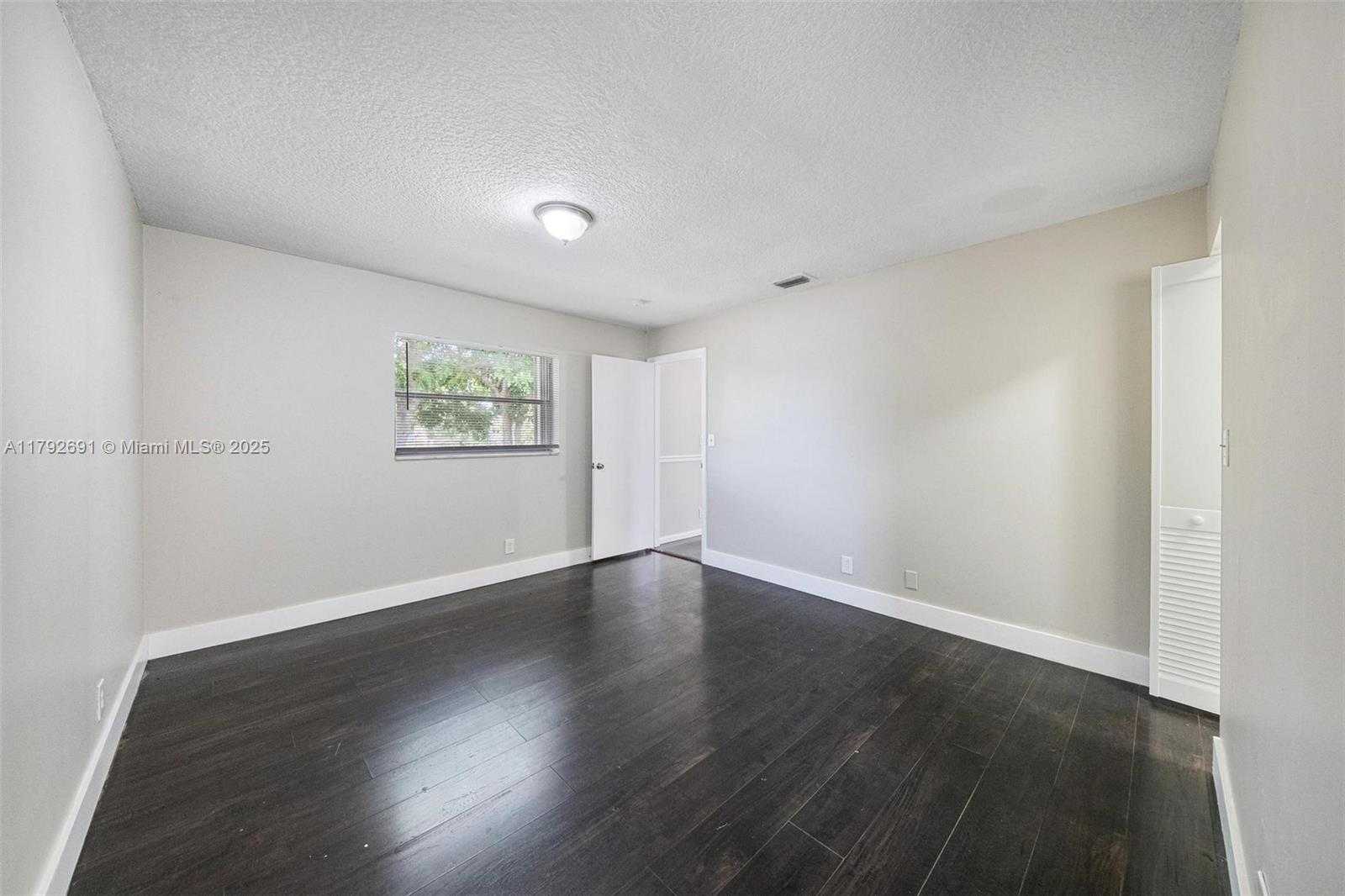 Small Image of 7717 SOUTH WEST 9TH ST, North Lauderdale Number 17