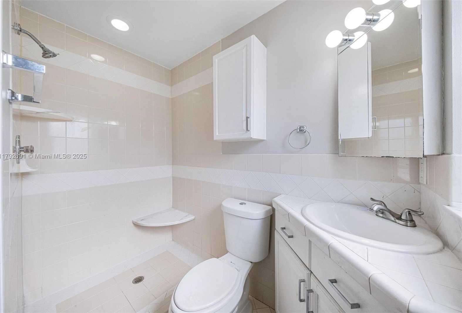 Small Image of 7717 SOUTH WEST 9TH ST, North Lauderdale Number 18