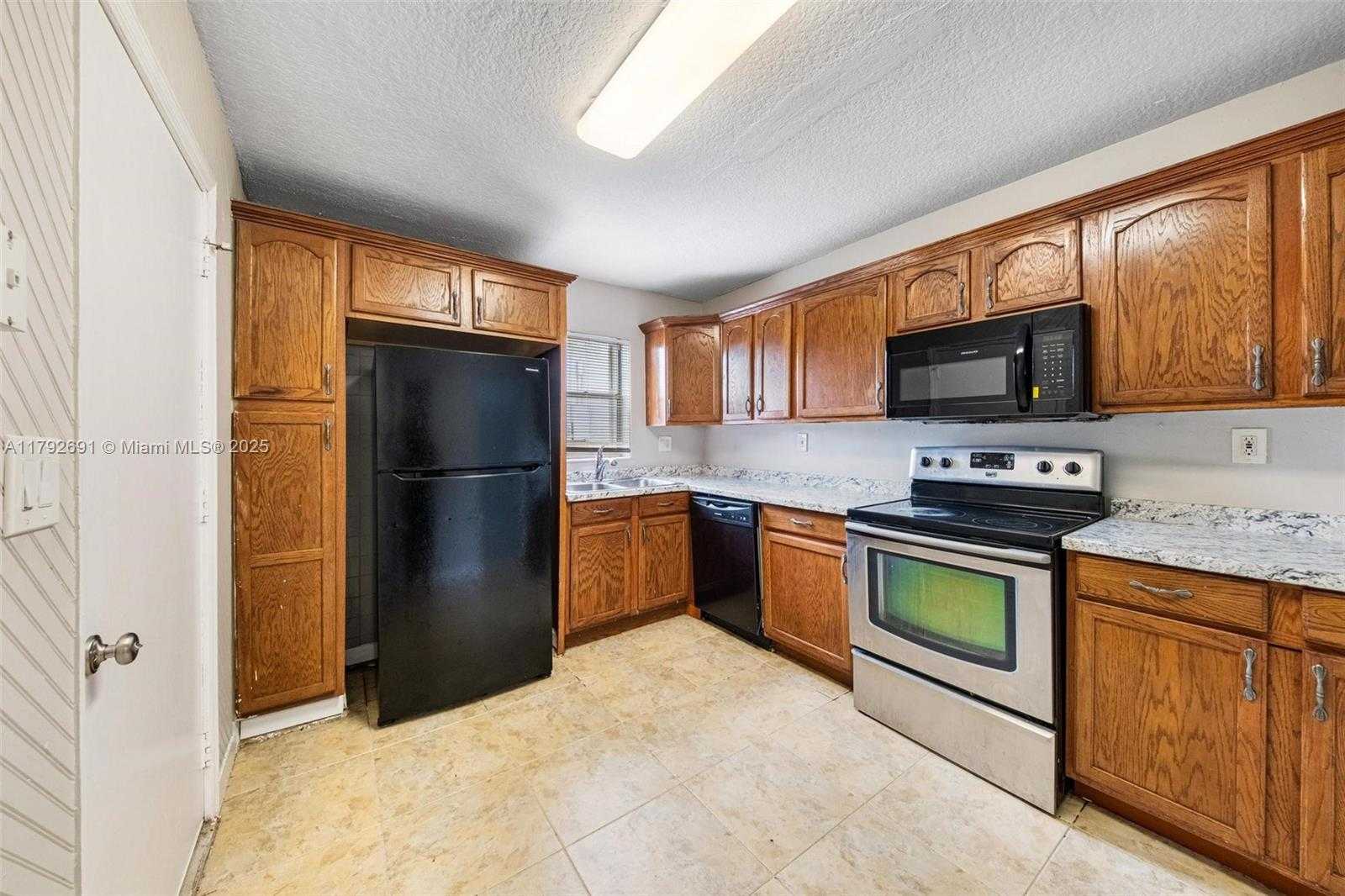 Small Image of 7717 SOUTH WEST 9TH ST, North Lauderdale Number 21