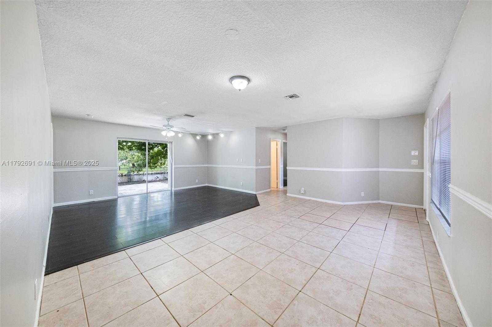 Small Image of 7717 SOUTH WEST 9TH ST, North Lauderdale Number 7