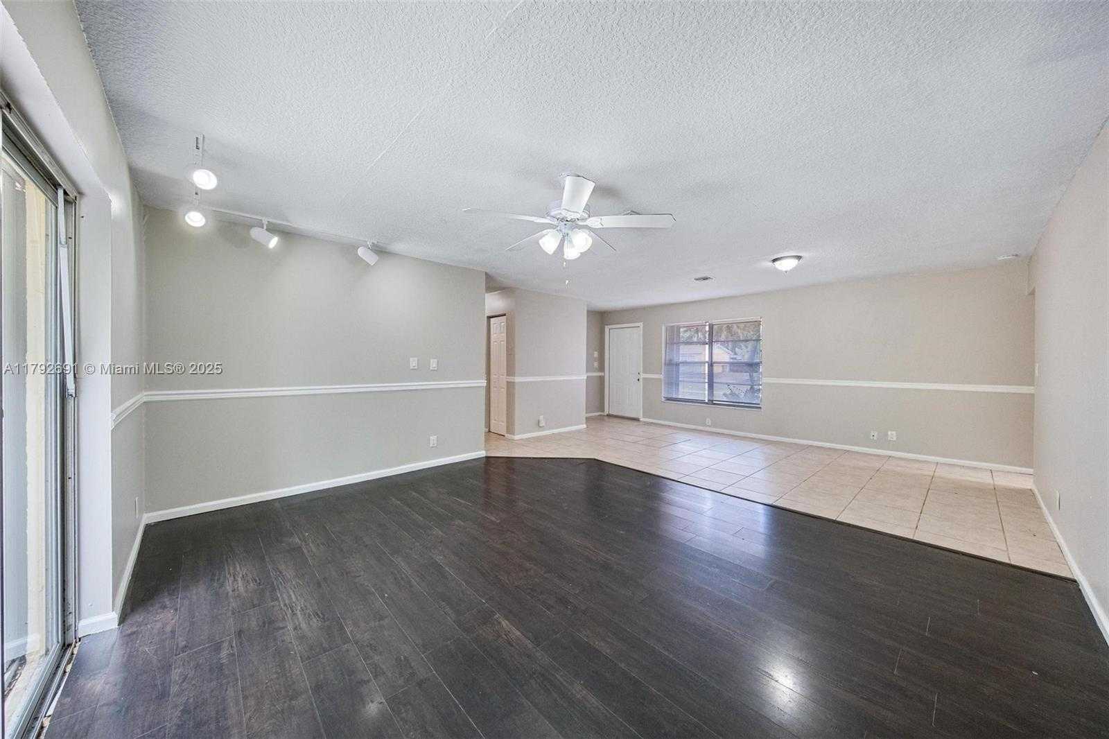 Small Image of 7717 SOUTH WEST 9TH ST, North Lauderdale Number 9