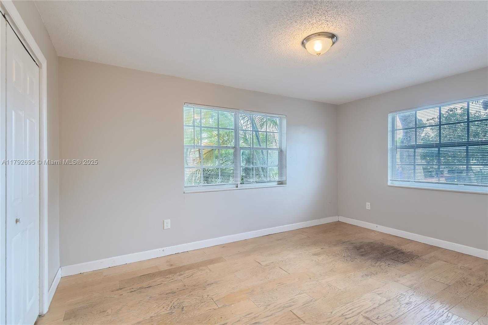 Small Image of 7740 SHALIMAR ST, Miramar Number 14