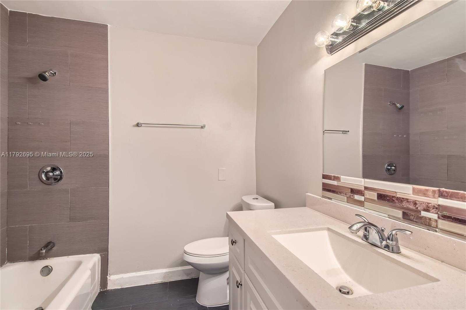 Small Image of 7740 SHALIMAR ST, Miramar Number 16