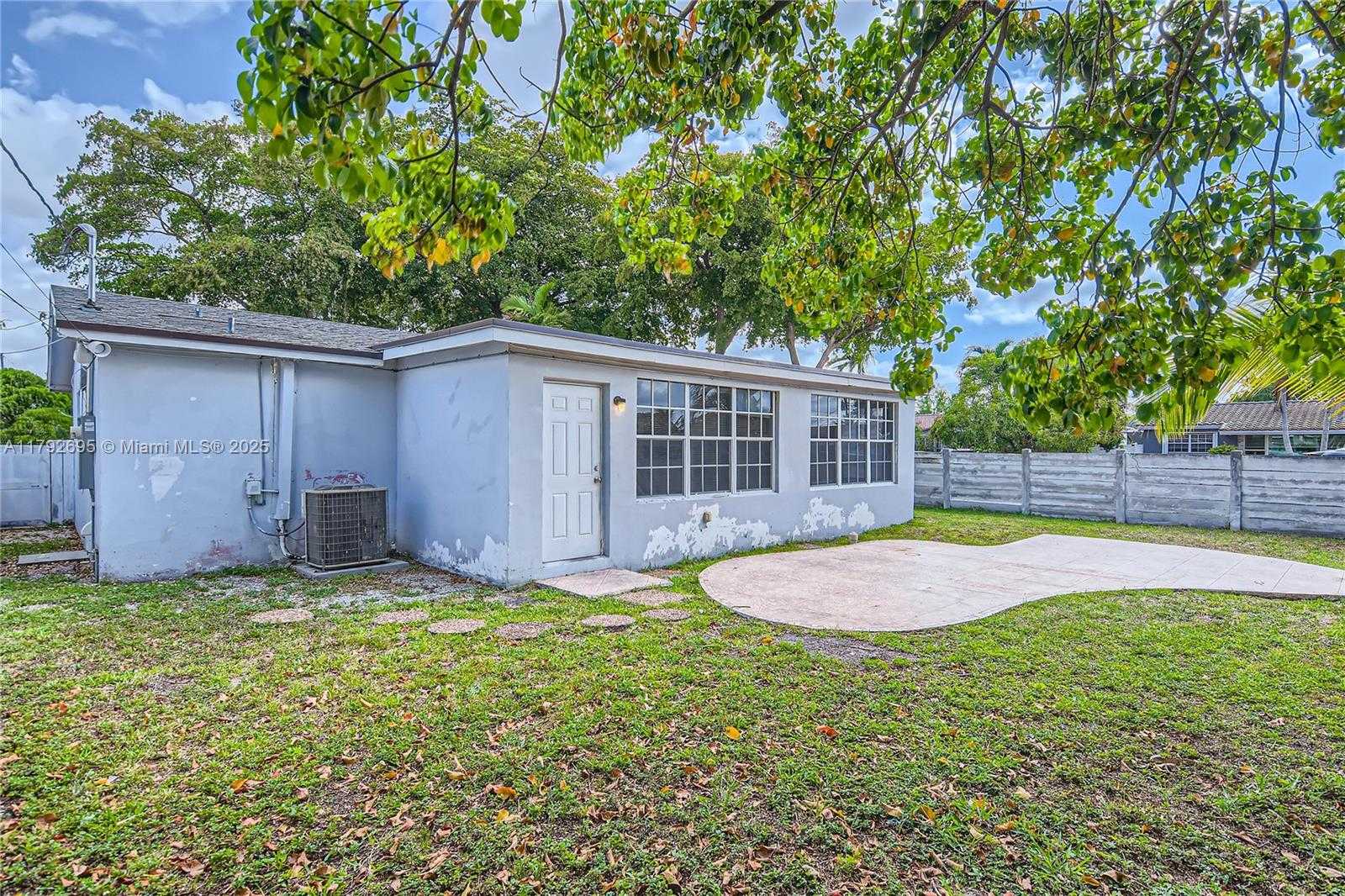Small Image of 7740 SHALIMAR ST, Miramar Number 22