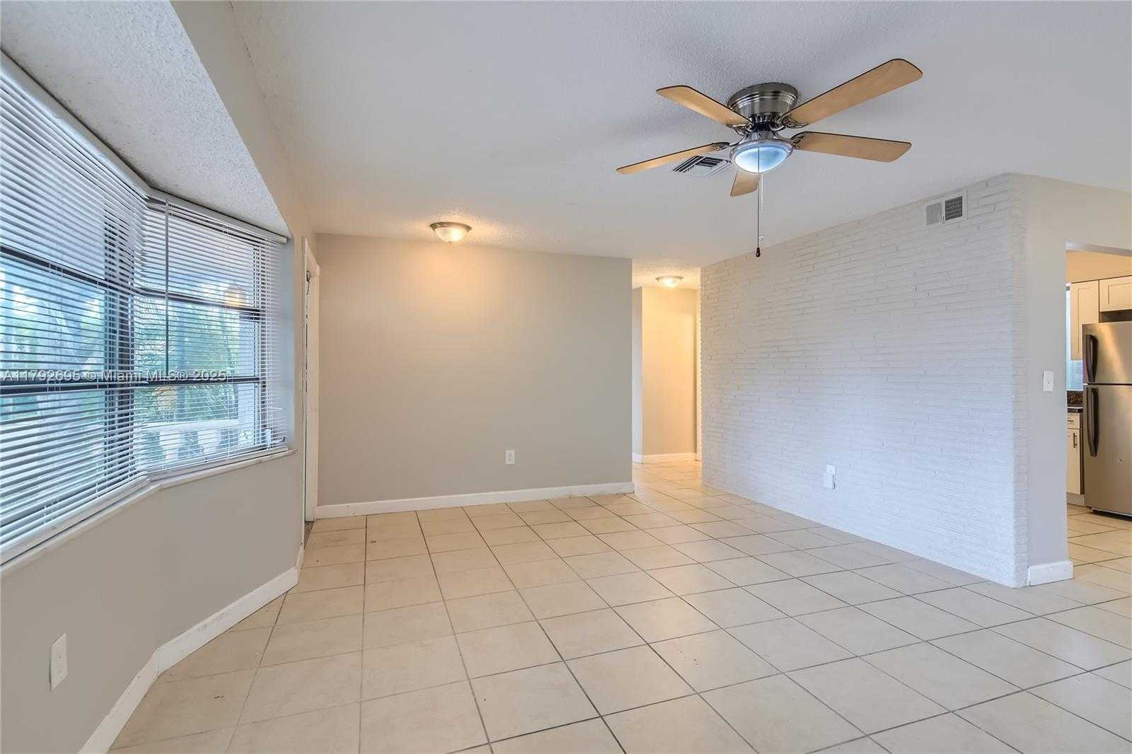 Small Image of 7740 SHALIMAR ST, Miramar Number 5