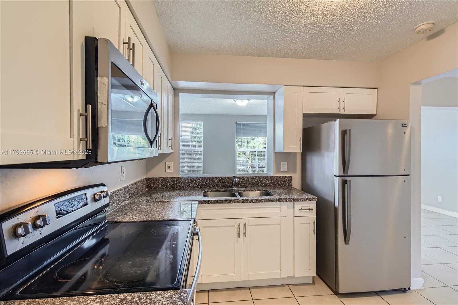 Small Image of 7740 SHALIMAR ST, Miramar Number 9