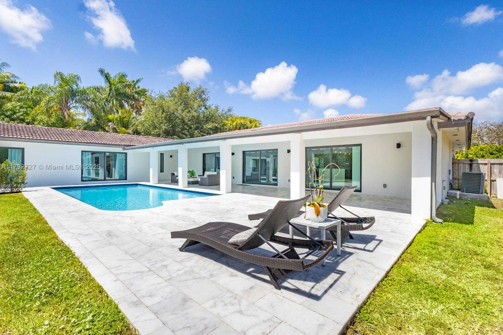 Small Image of 14405 SOUTH WEST 84TH CT, Palmetto Bay Number 21