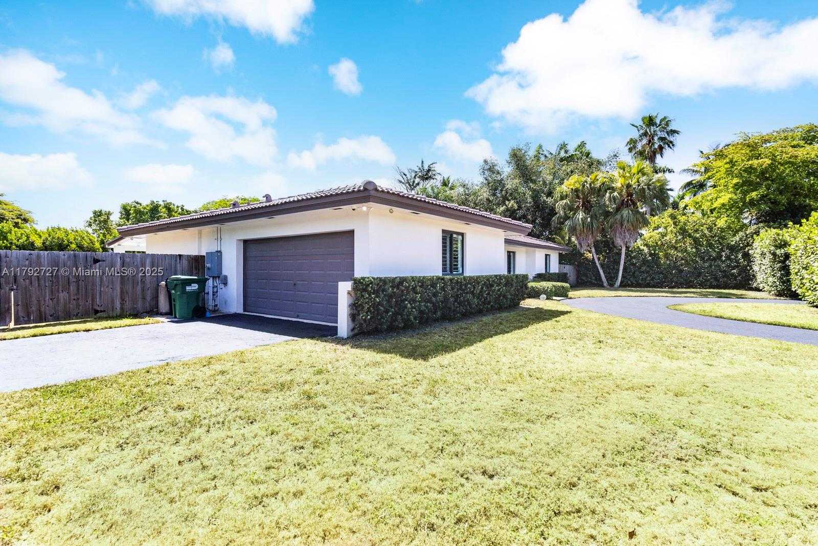 Small Image of 14405 SOUTH WEST 84TH CT, Palmetto Bay Number 4