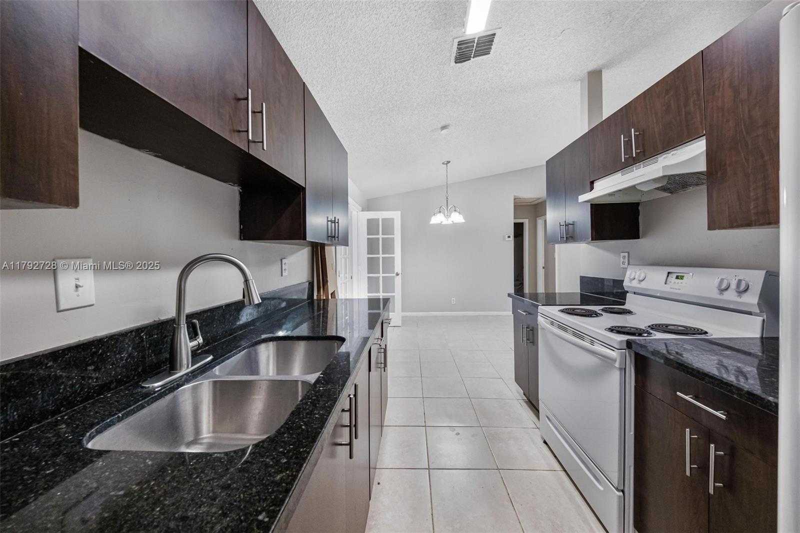 Small Image of 1251 SOUTH WEST 73RD AVE, North Lauderdale Number 13