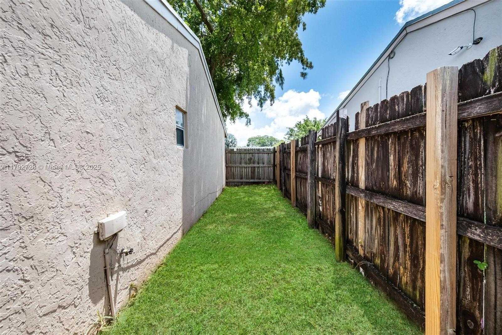 Small Image of 1251 SOUTH WEST 73RD AVE, North Lauderdale Number 24