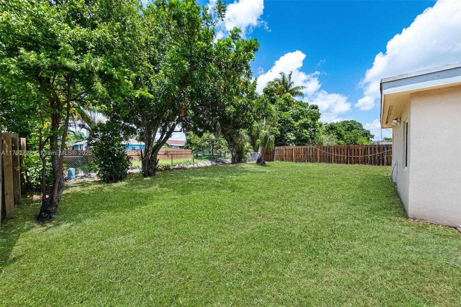Small Image of 1251 SOUTH WEST 73RD AVE, North Lauderdale Number 28