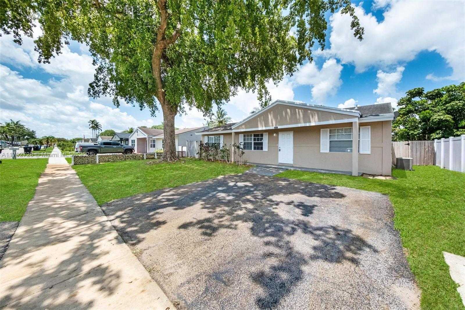 Small Image of 1251 SOUTH WEST 73RD AVE, North Lauderdale Number 3