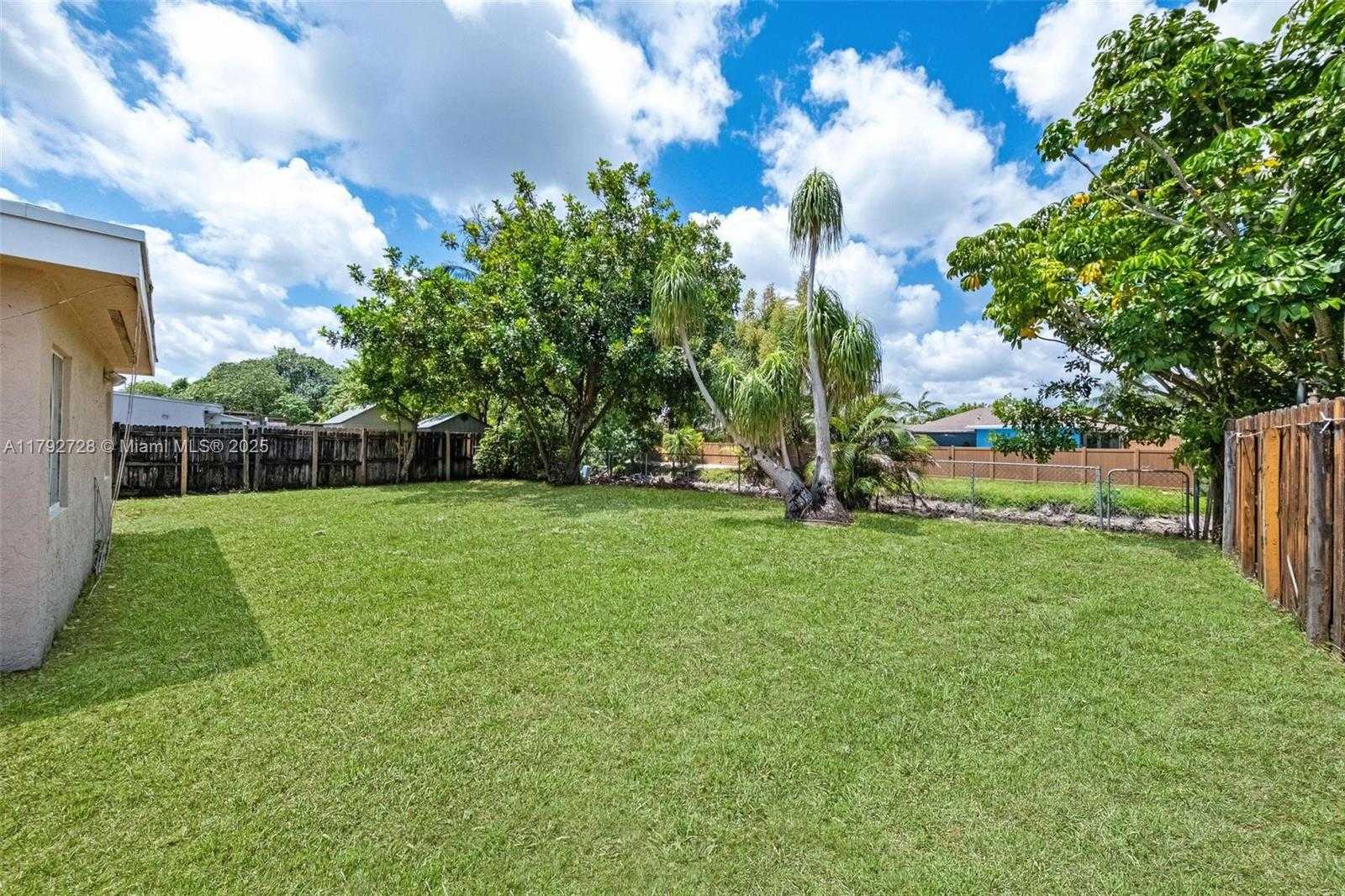 Small Image of 1251 SOUTH WEST 73RD AVE, North Lauderdale Number 30