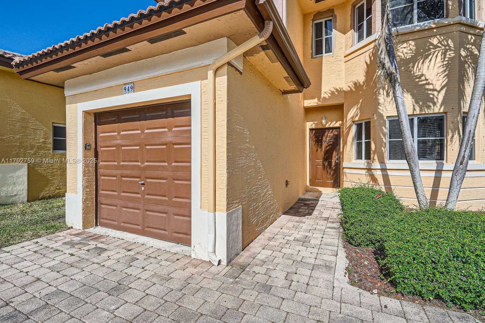 Small Image of 949 NORTH EAST 41ST AVE, Homestead Number 3