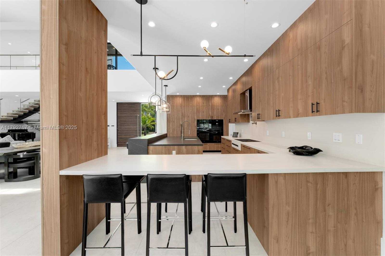 Small Image of 13180 OLD CUTLER RD, Pinecrest Number 12